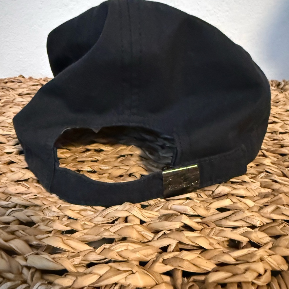 Burberry Women’s Hat Black - Picture 3 of 3